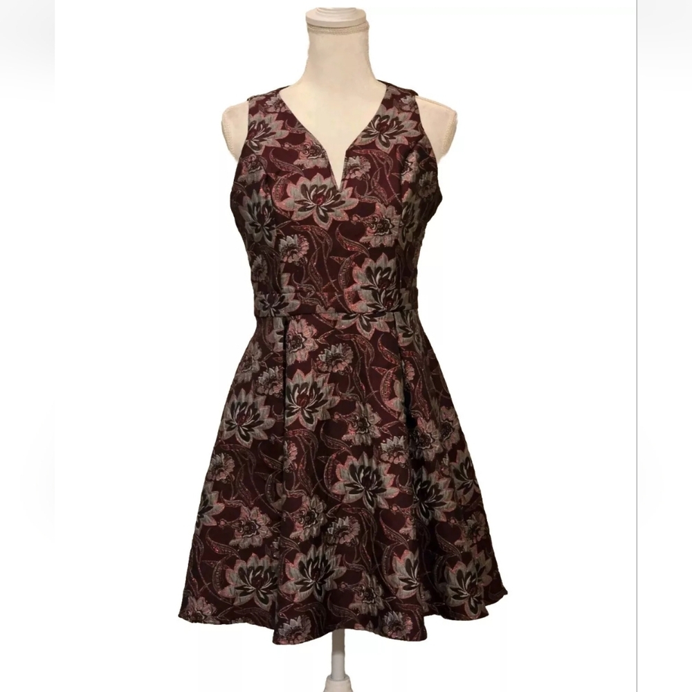 Francesca’s Floral Jacquard Fit & Flare Cocktail Dress Burgundy Day to Night M - Picture 6 of 15